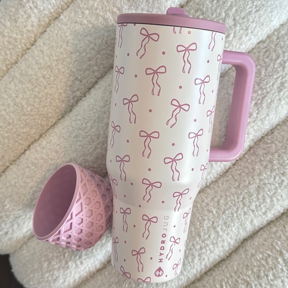 HydroJug Pretty Please Bows 32oz Traveler Tumbler 🎀